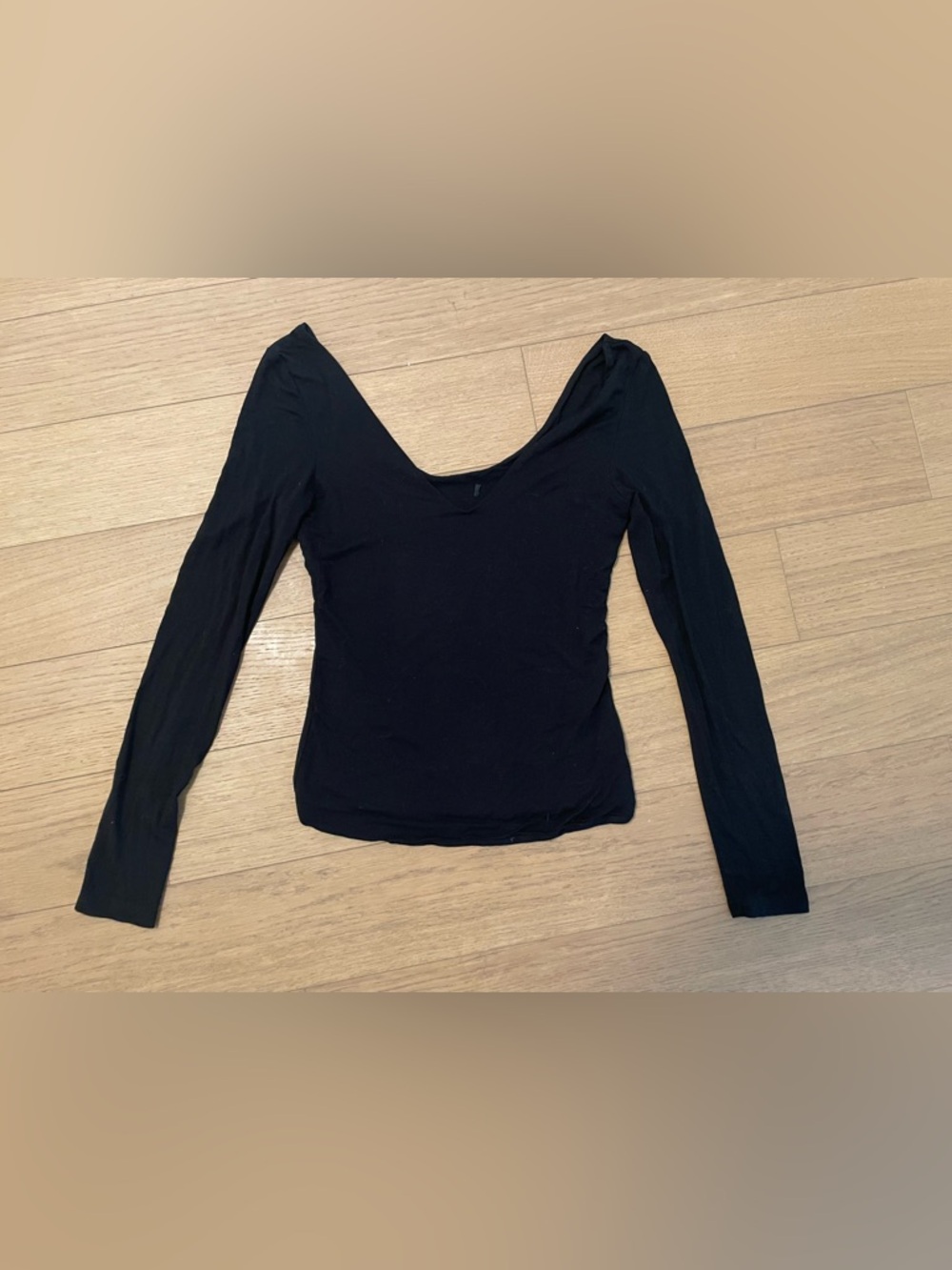 Black Long-Sleeve V-Neck Ballerina Women's Top